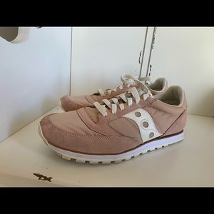 Women’s Saucony JAZZ low pro size 11